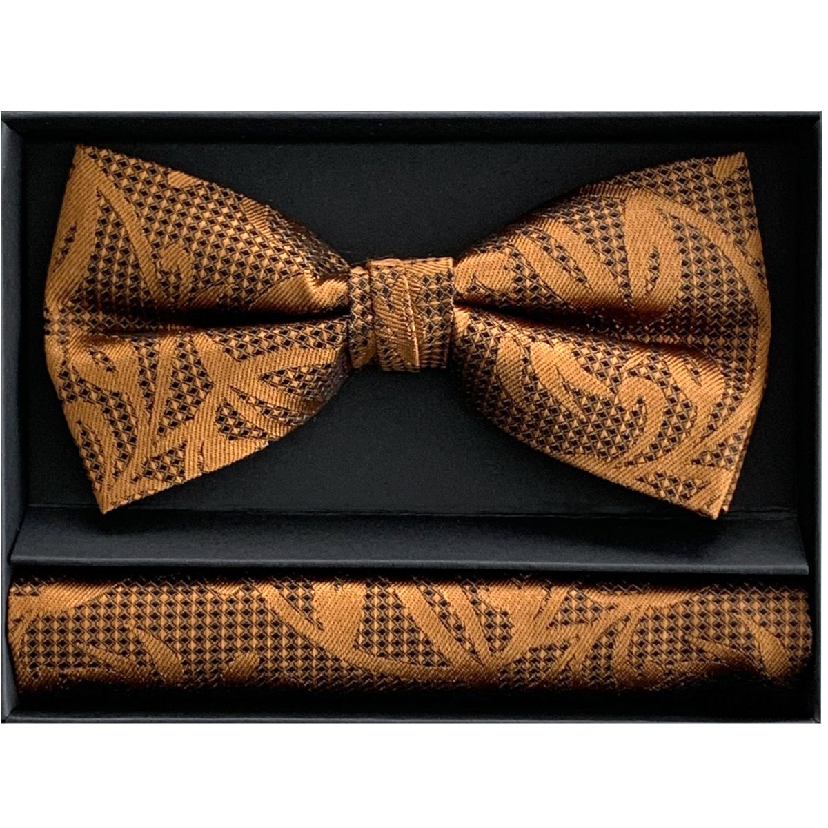 LINDENMANN Set Einstecktuch und Fliege für Herren LINDENMANN Set Herren Einstecktuch und Fliege Accessoire für Männer cognac