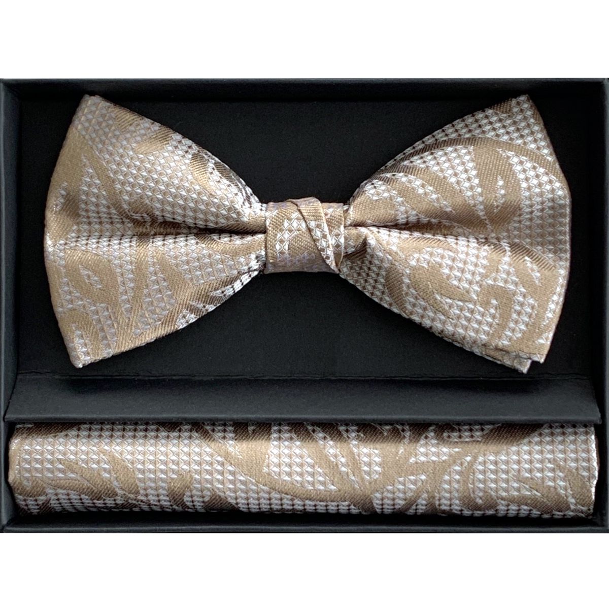 LINDENMANN Set Einstecktuch und Fliege für Herren LINDENMANN Set Herren Einstecktuch und Fliege Accessoire für Männer taupe